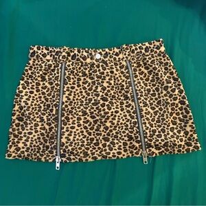 Tunnel vision leopard fuzzy zip skirt